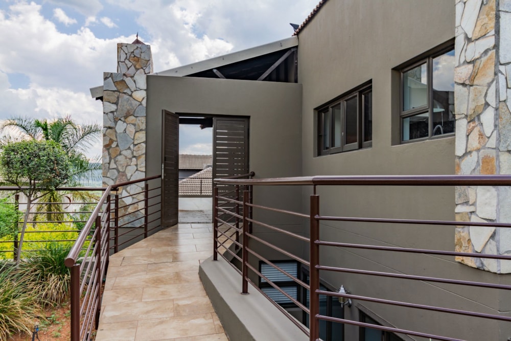 Security estate home let in Kosmos Ridge - 1HR1685419 Security estate home let in Kosmos Ridge - 1HR1685419