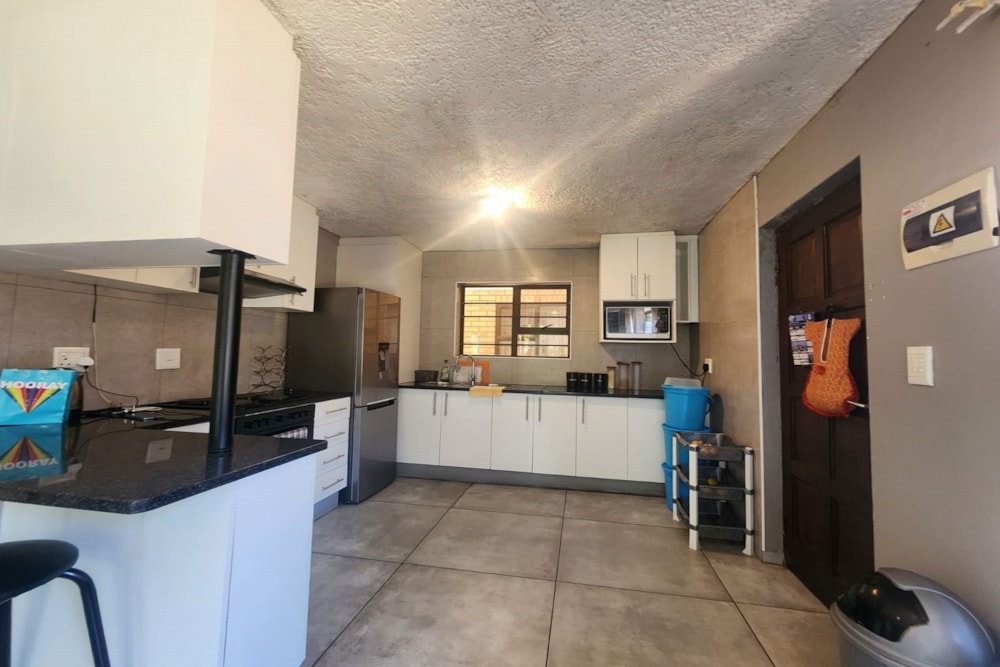 Apartment for sale in Amanzimtoti - 1WB1644419
