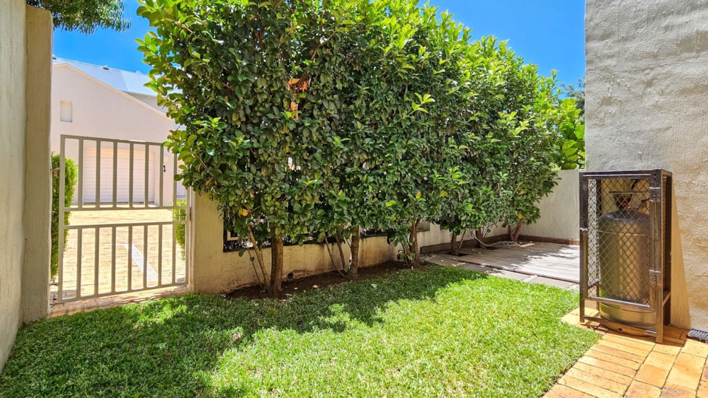 Townhouse to rent in Bryanston - JBL1738414