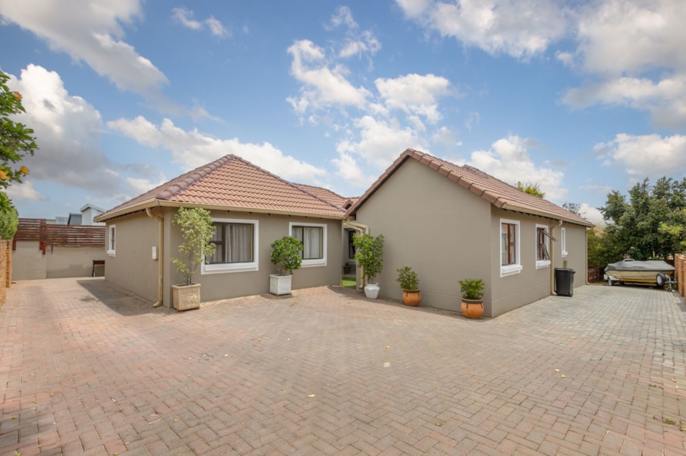 House for sale in Greenstone Hill - BED1686899 House for sale in Greenstone Hill - BED1686899