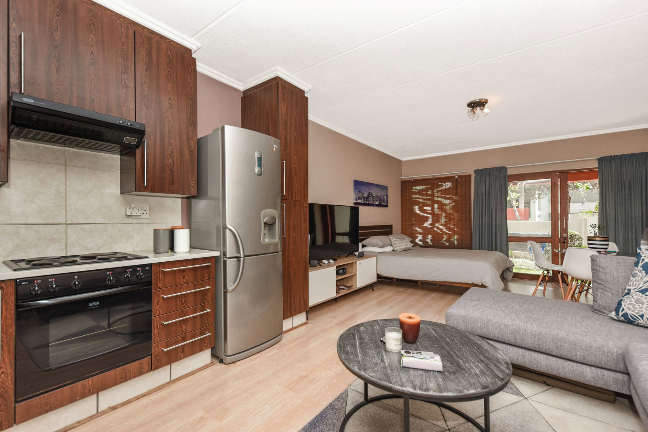 Bachelor apartment for sale in Lonehill - FW1699034