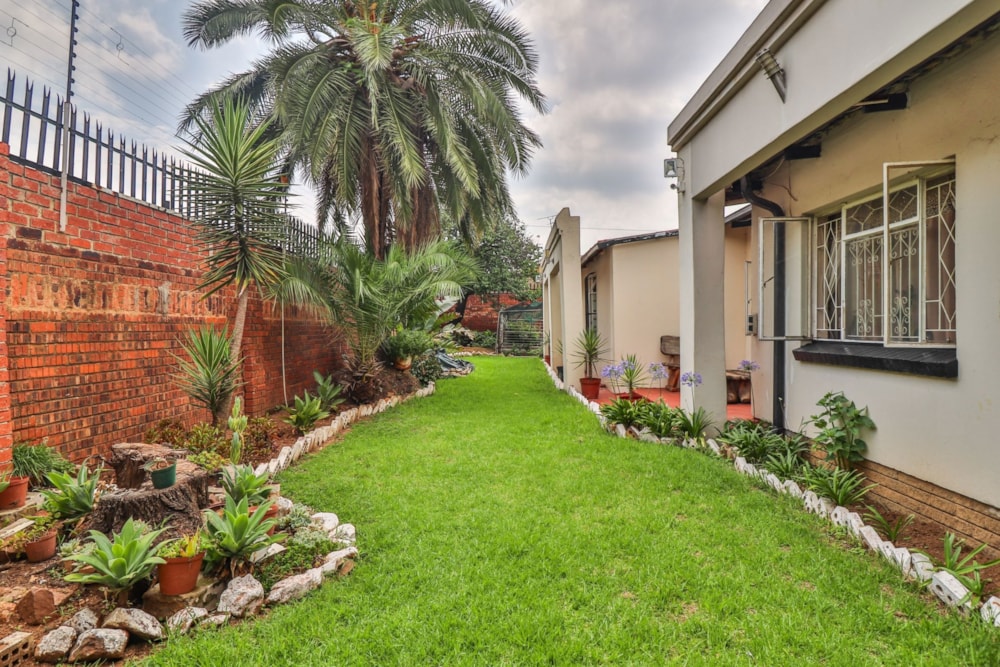 House for sale in Eldorado Park - 1GV1640889 House for sale in Eldorado Park - 1GV1640889