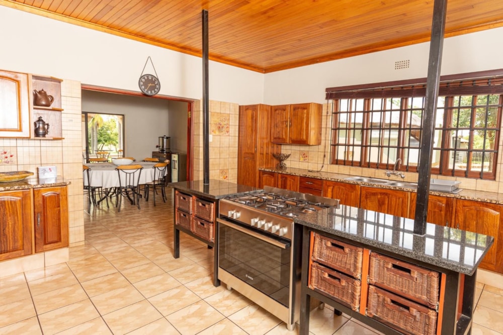 Game lodge for sale in KwaMhlanga - PT1641356 Game lodge for sale in KwaMhlanga - PT1641356