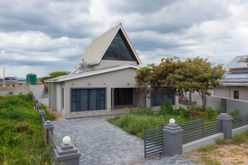 Cluster for sale in Arlington, Zimbabwe - 3ZB1641888