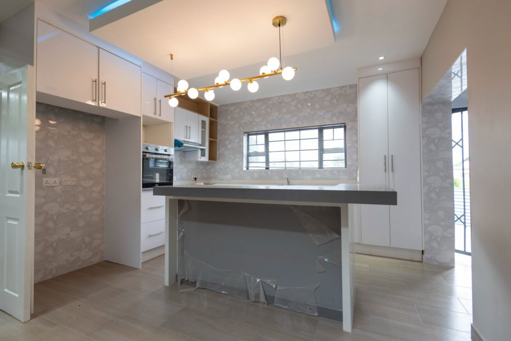 Cluster for sale in Arlington, Zimbabwe - 3ZB1641888