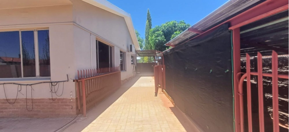 House for sale in Oosterville - 1KAH1751757