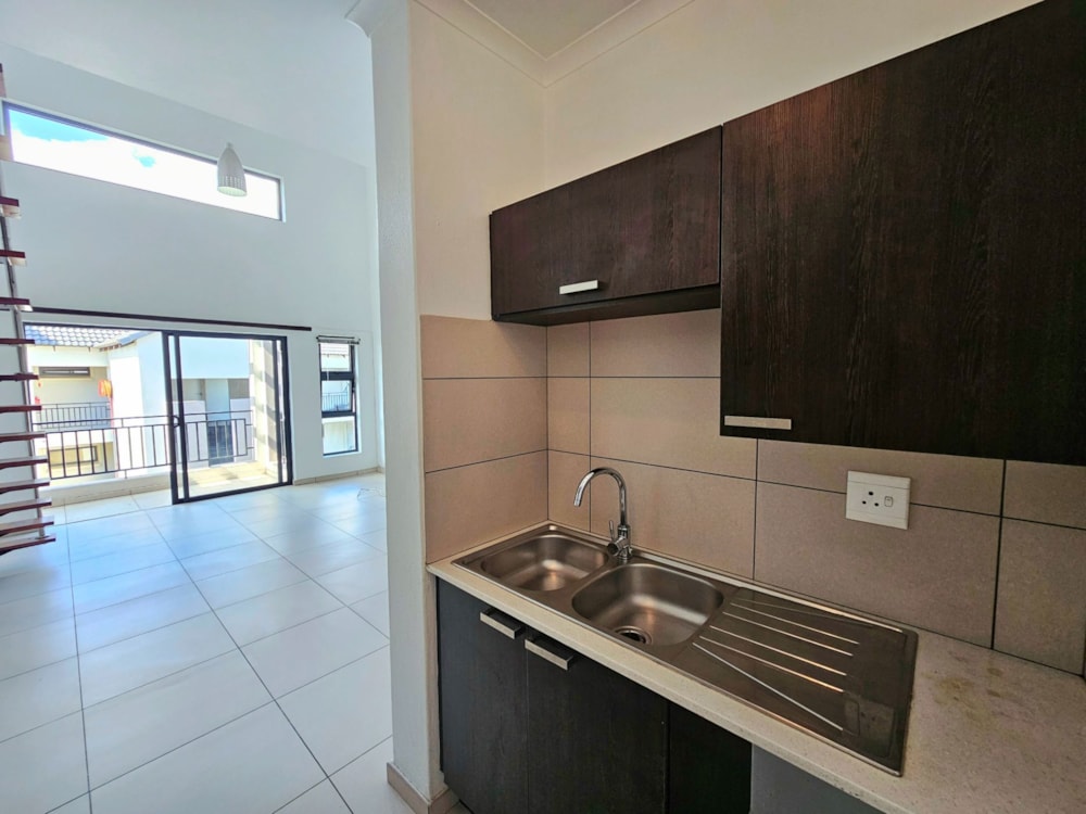 Bachelor apartment to rent in Dainfern Area - FYL1728583