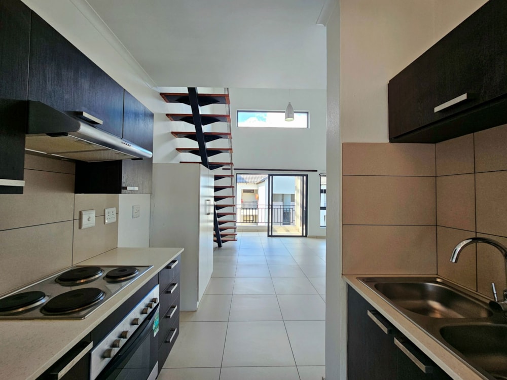 Bachelor apartment to rent in Dainfern Area - FYL1728583