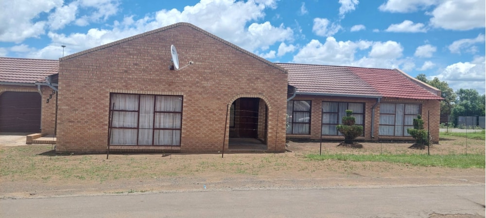House for sale in Botshabelo - 1BX1642253 House for sale in Botshabelo - 1BX1642253