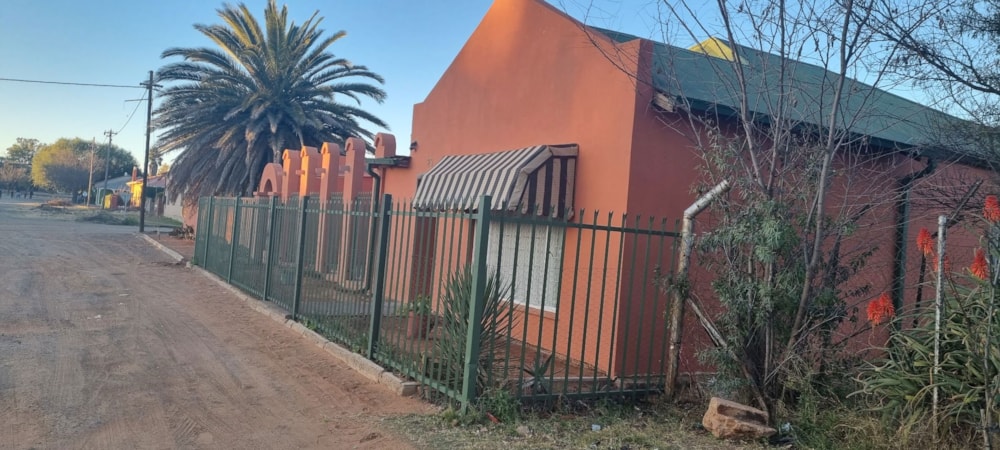 House for sale in Petrusburg - 1KJ1642546