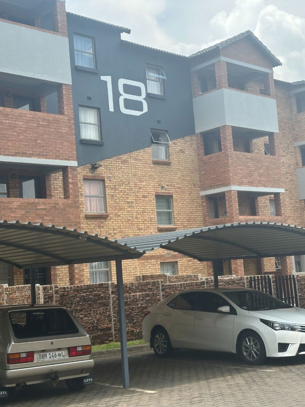 Bachelor apartment for sale in Heuweloord - CN1642804