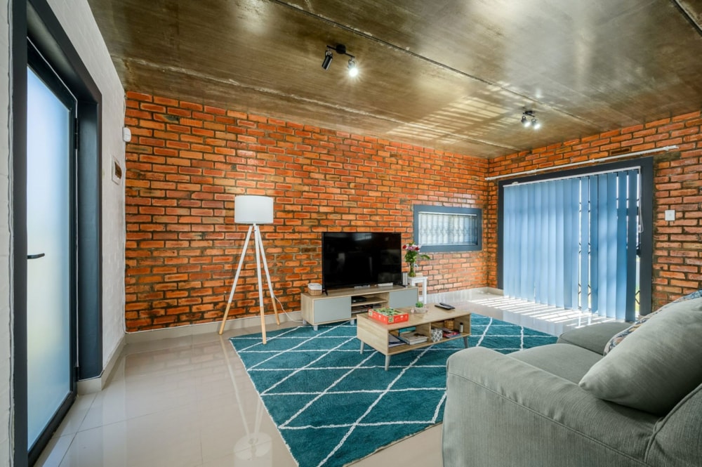 Double-storey house for sale in Parsons Vlei - 1PLZ1642956 Double-storey house for sale in Parsons Vlei - 1PLZ1642956