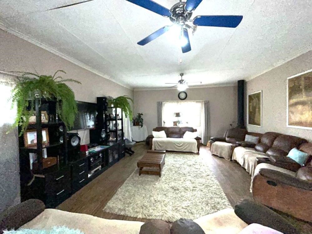 House for sale in Rensburg - 1SP1643556