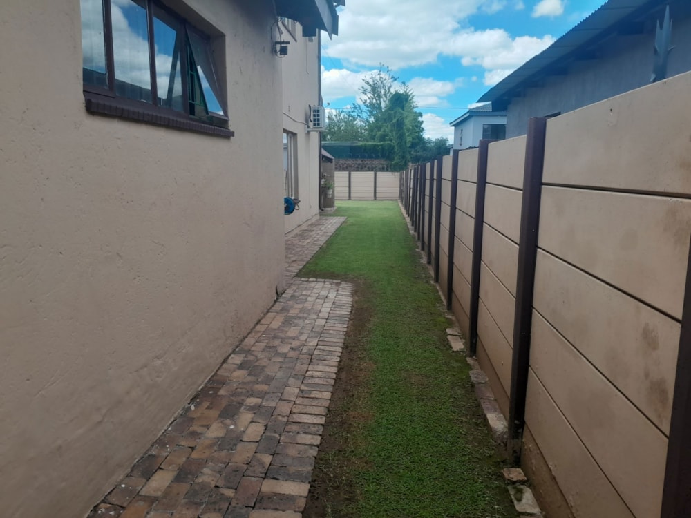 House for sale in Middelburg Central (Mpumalanga Central)  - 1MD1698751