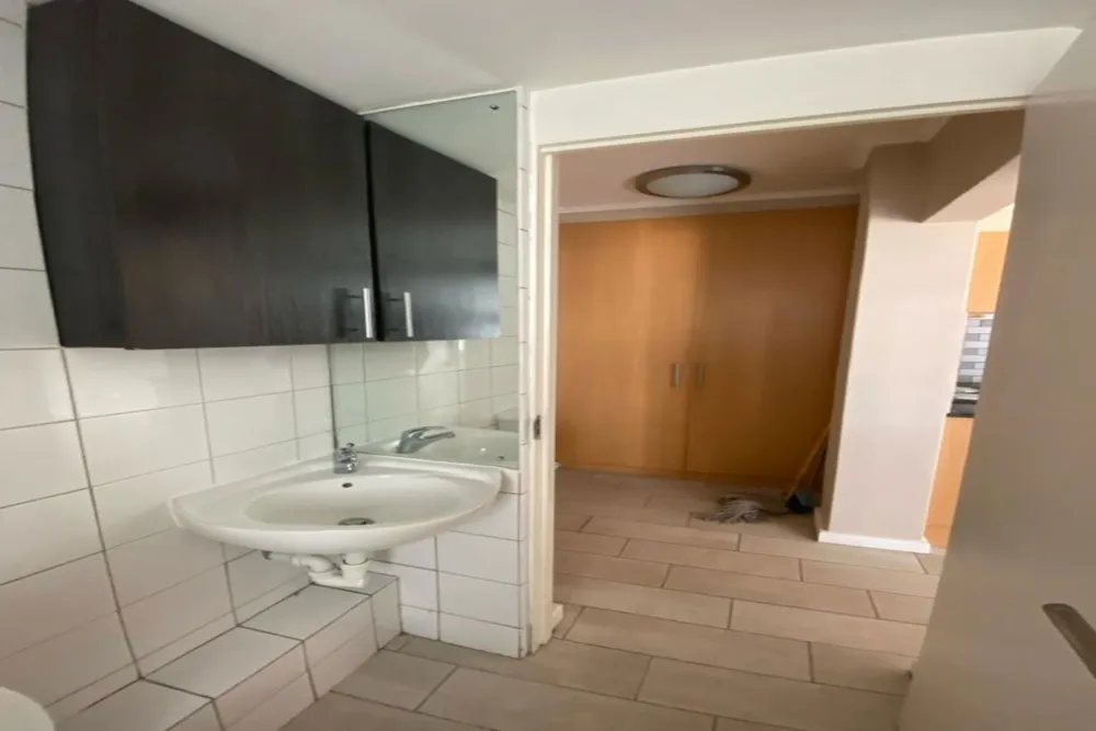 Apartment let in Claremont, Cape Town - RBL1724292 Apartment let in Claremont, Cape Town - RBL1724292