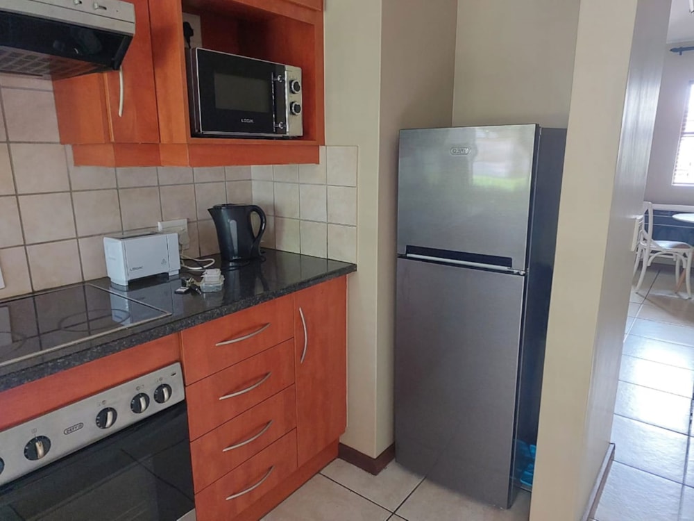 Bachelor apartment to rent in Hatfield - PTL1643784