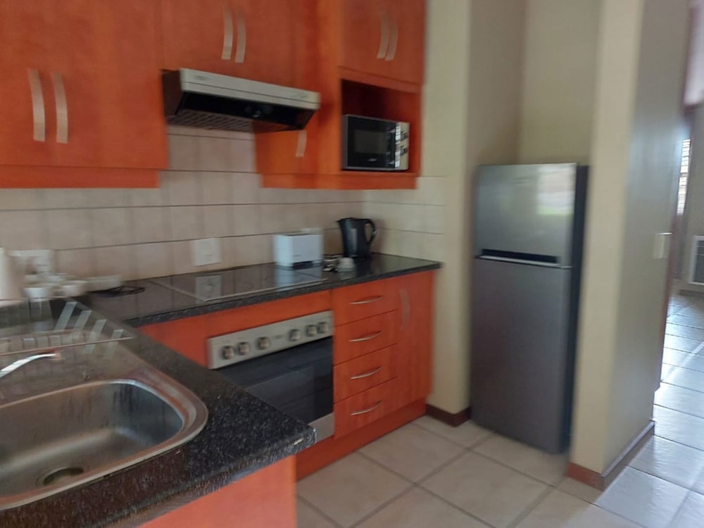 Bachelor apartment to rent in Hatfield - PTL1643784
