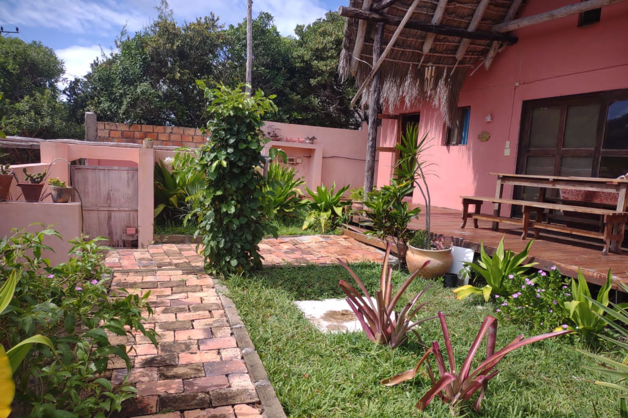 House for sale in Praia do Tofo, Mozambique - 3MQ1644189