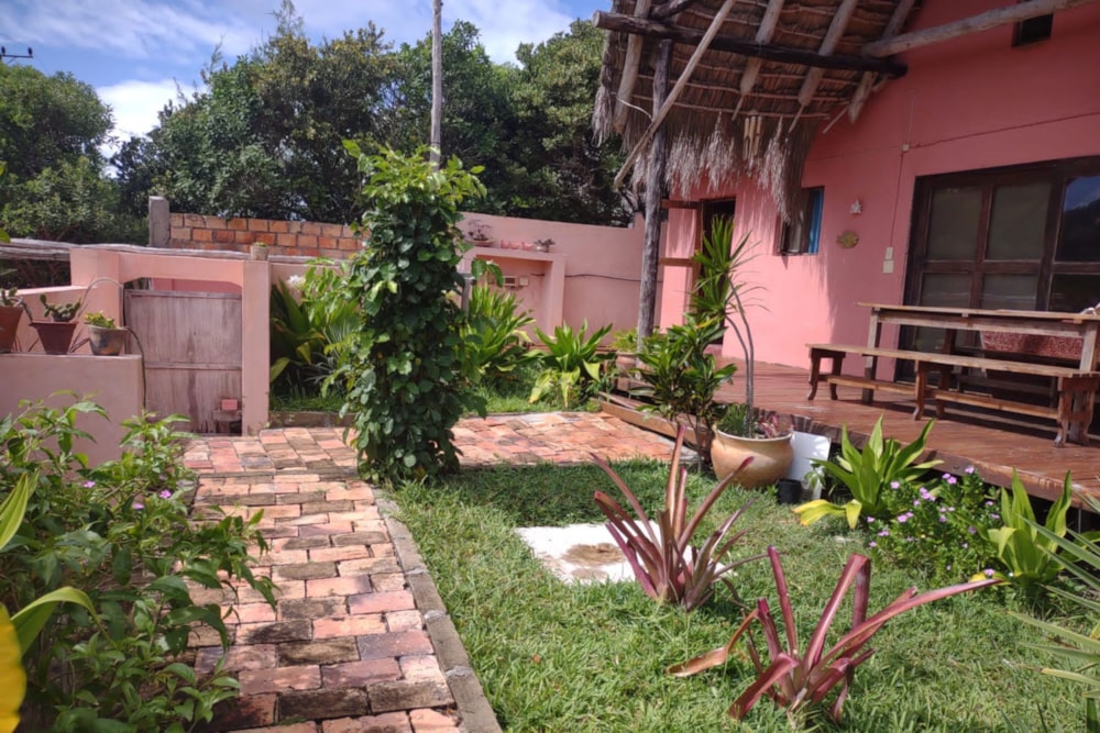 House for sale in Praia do Tofo, Mozambique - 3MQ1644189