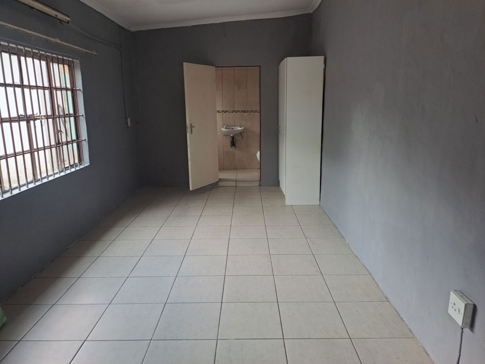 Cottage to rent in Rhodesfield - ENL1737446