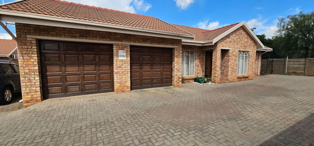 Townhouse for sale in Duncanville - 1VT1644876