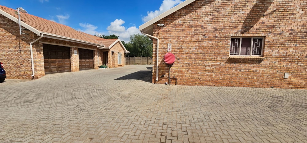 Townhouse for sale in Duncanville - 1VT1644876