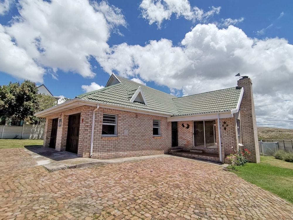 Single-storey house for sale in Hartenbos Heuwels - 1MB1728040