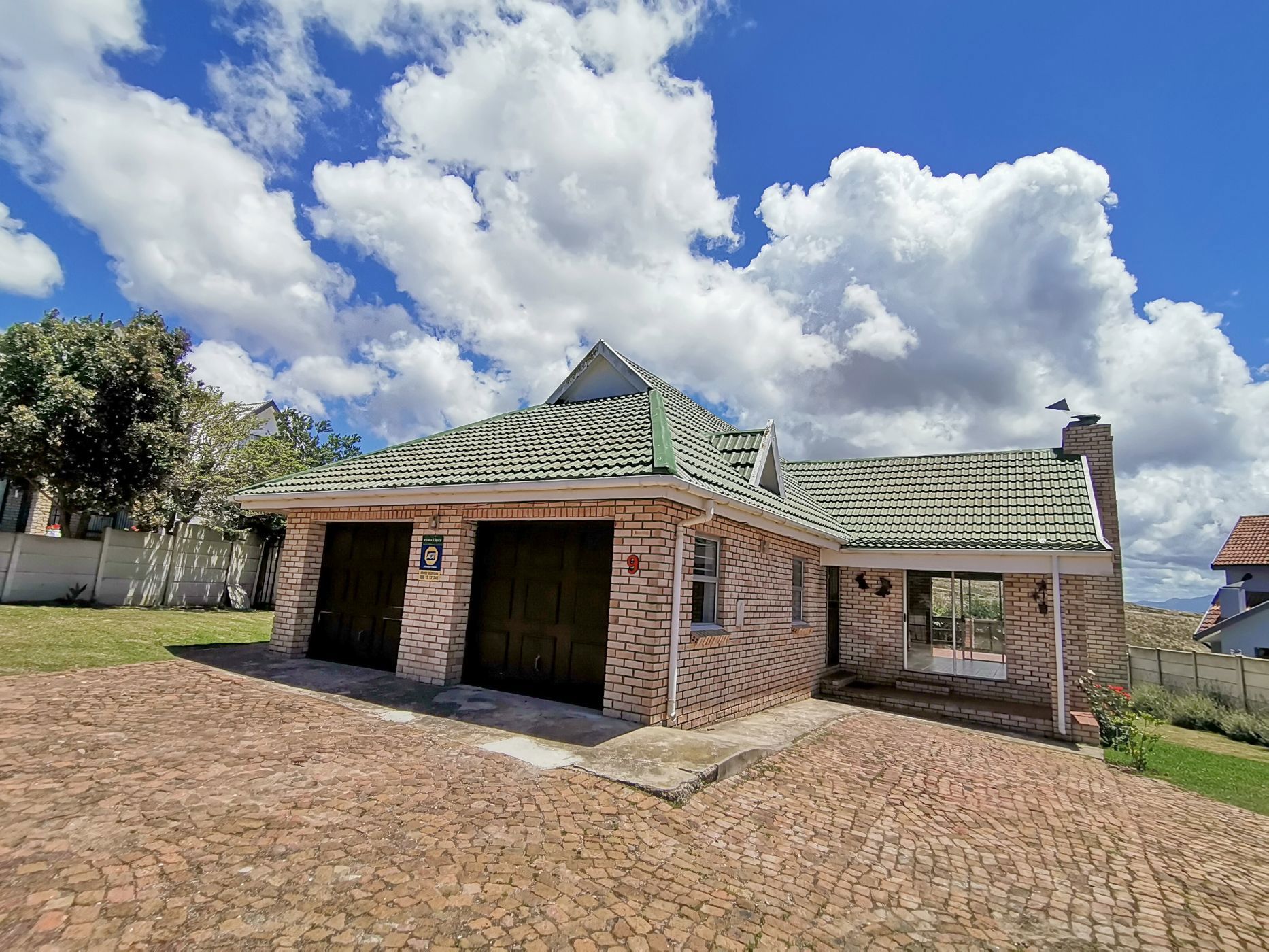 Single-storey house for sale in Hartenbos Heuwels - 1MB1728040