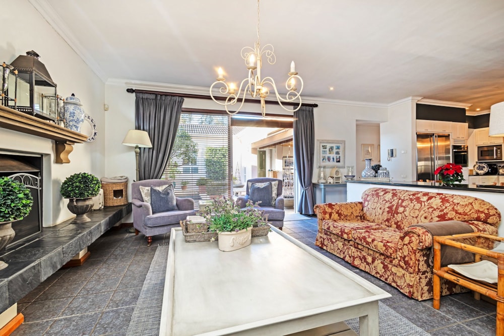 Double-storey house for sale in Aurora, Durbanville - DBV1602565