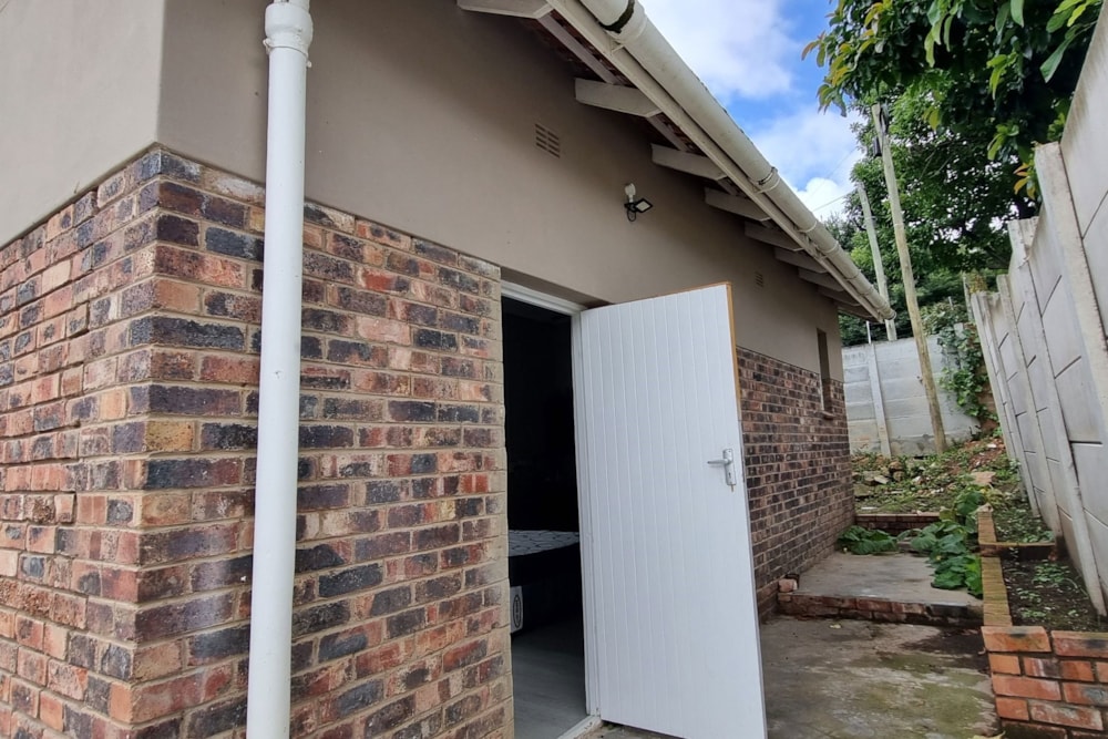 Bachelor apartment to rent in Sunnyside, Grahamstown, Makhanda - 1GC1710809 Bachelor apartment to rent in Sunnyside, Grahamstown, Makhanda - 1GC1710809