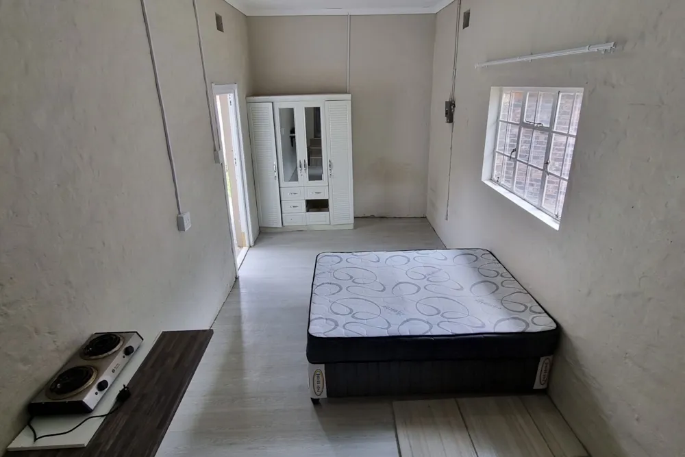 Bachelor apartment to rent in Sunnyside, Grahamstown, Makhanda - 1GC1749161 Bachelor apartment to rent in Sunnyside, Grahamstown, Makhanda - 1GC1749161