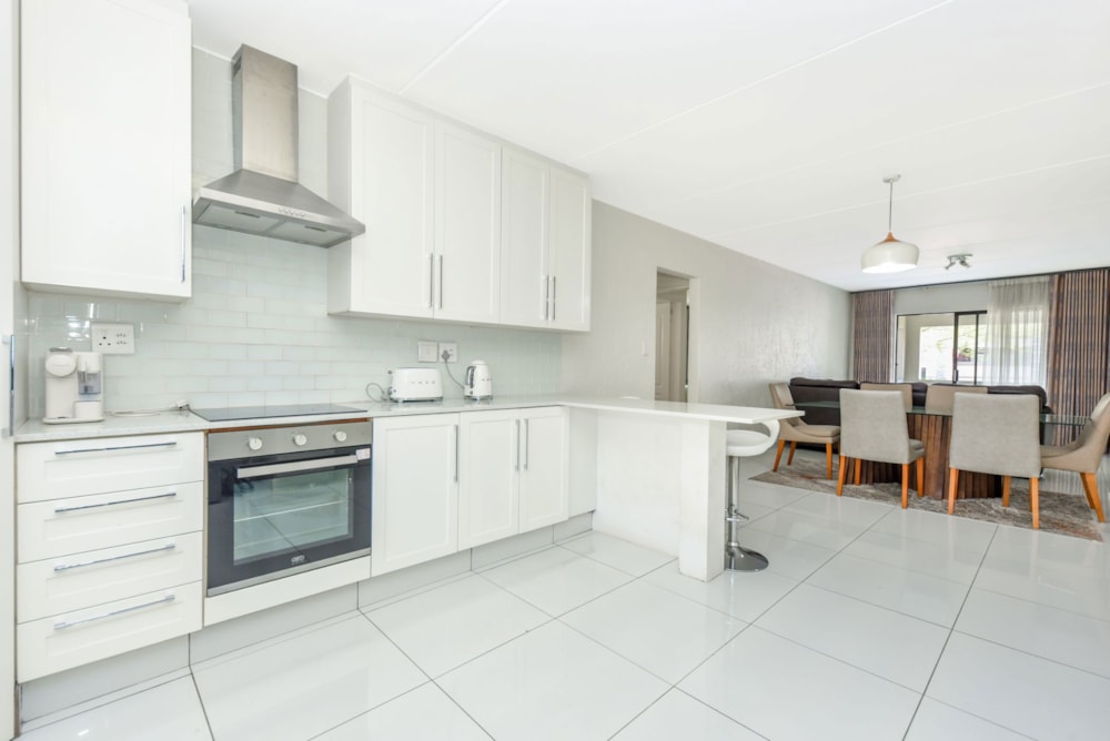 Apartment for sale in Sunninghill - FW1714900 Apartment for sale in Sunninghill - FW1714900