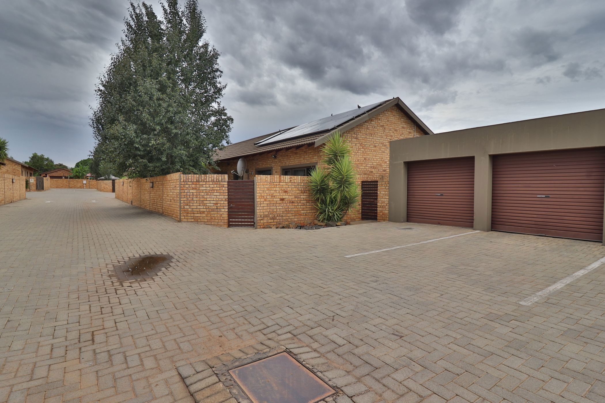 Townhouse to rent in Langenhovenpark - 1BX1753824