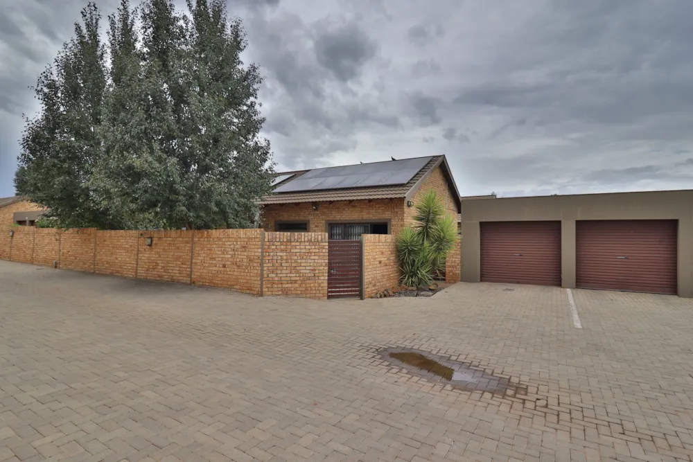 Townhouse to rent in Langenhovenpark - 1BX1753824 Townhouse to rent in Langenhovenpark - 1BX1753824
