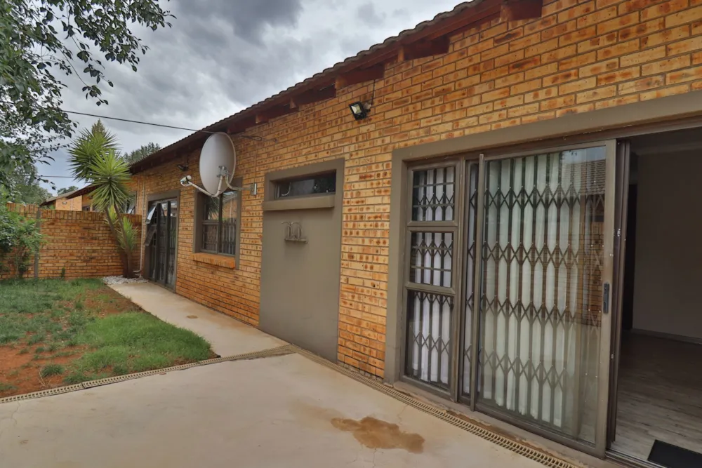 Townhouse to rent in Langenhovenpark - 1BX1753824 Townhouse to rent in Langenhovenpark - 1BX1753824