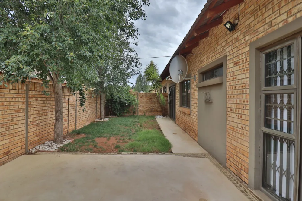 Townhouse to rent in Langenhovenpark - 1BX1753824 Townhouse to rent in Langenhovenpark - 1BX1753824