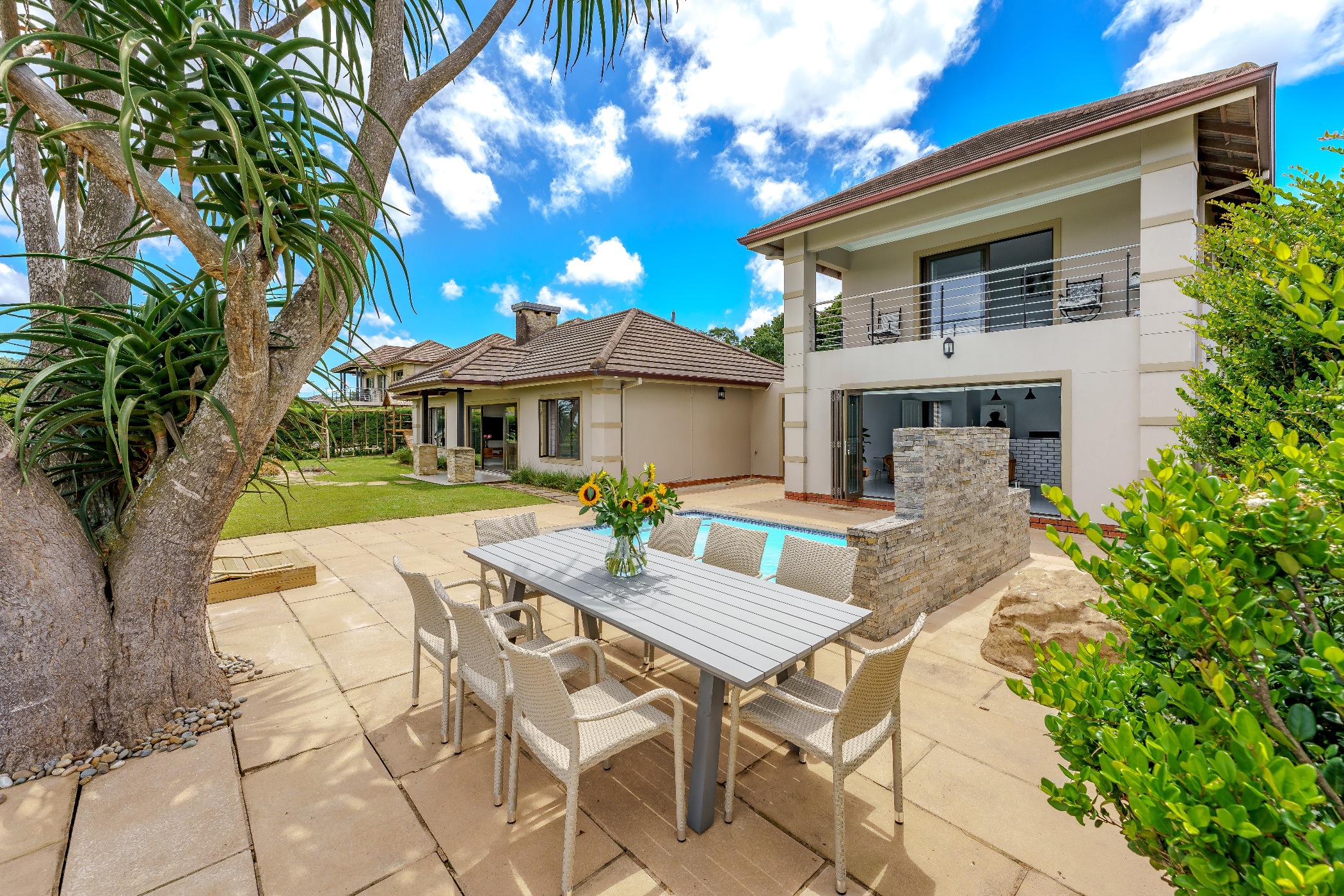 Security complex home for sale in Acutts Estate - 1KF1752069