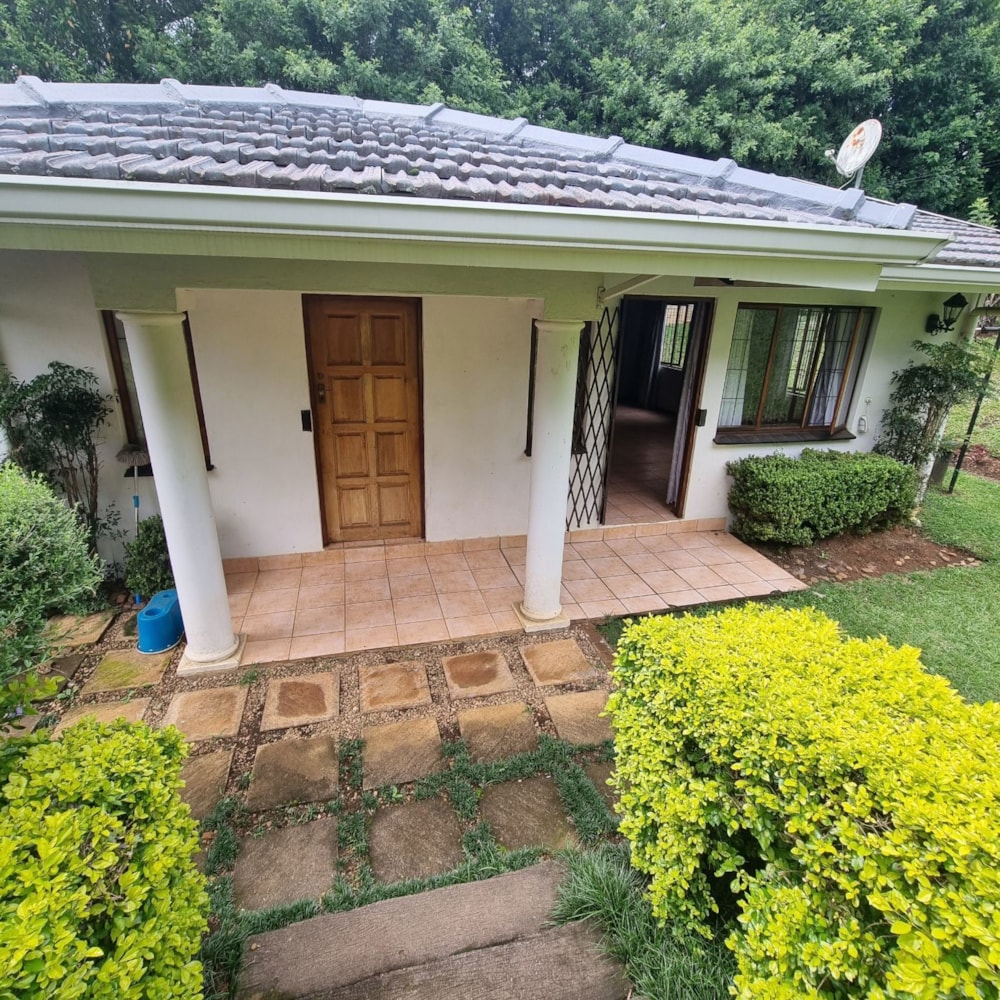 Bachelor apartment to rent in Hillcrest, Upper Highway - 1KF1732980