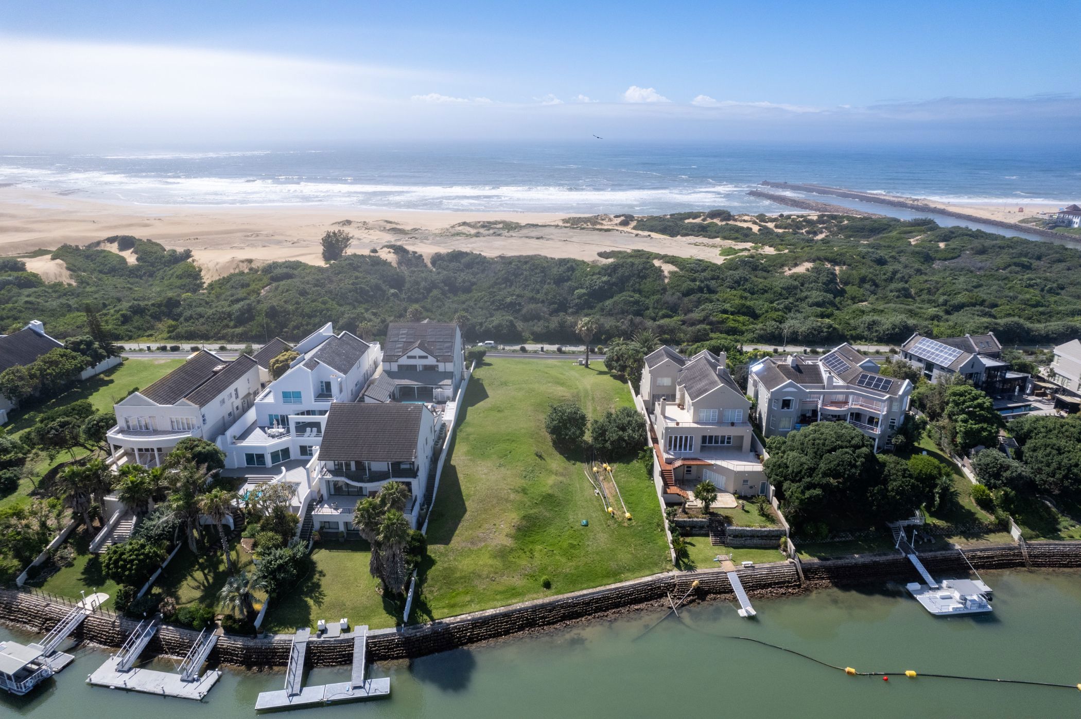 Residential vacant land for sale in Royal Alfred Marina - 1PF1644323