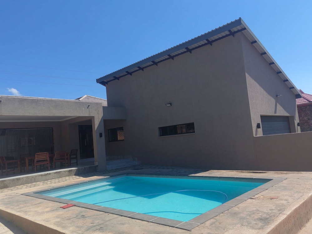 House for sale in Valencia Park - 1NS1645605