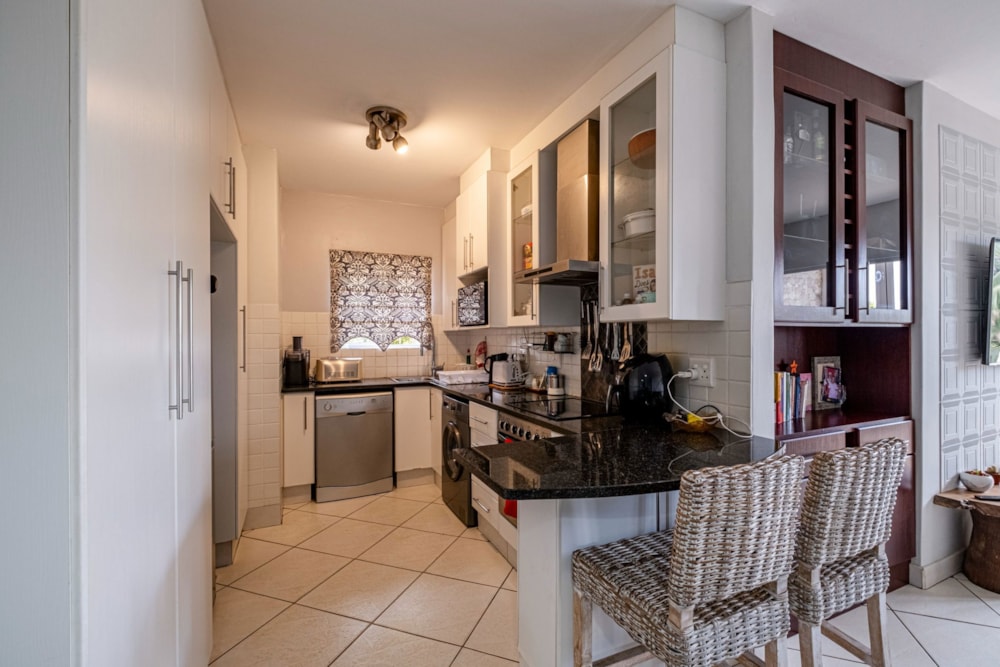 Apartment sold in Bluewater Bay, Port Elizabeth, Gqeberha - 1PLZ1648775 Apartment sold in Bluewater Bay, Port Elizabeth, Gqeberha - 1PLZ1648775