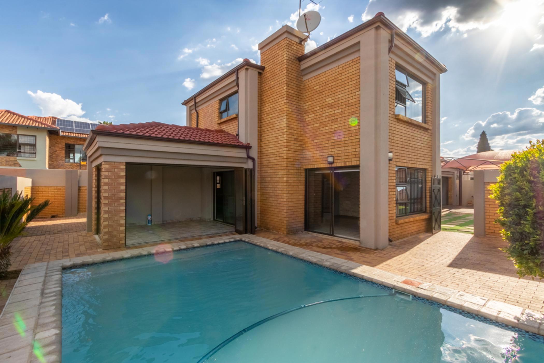 House sold in Bartlett - BOK1645339