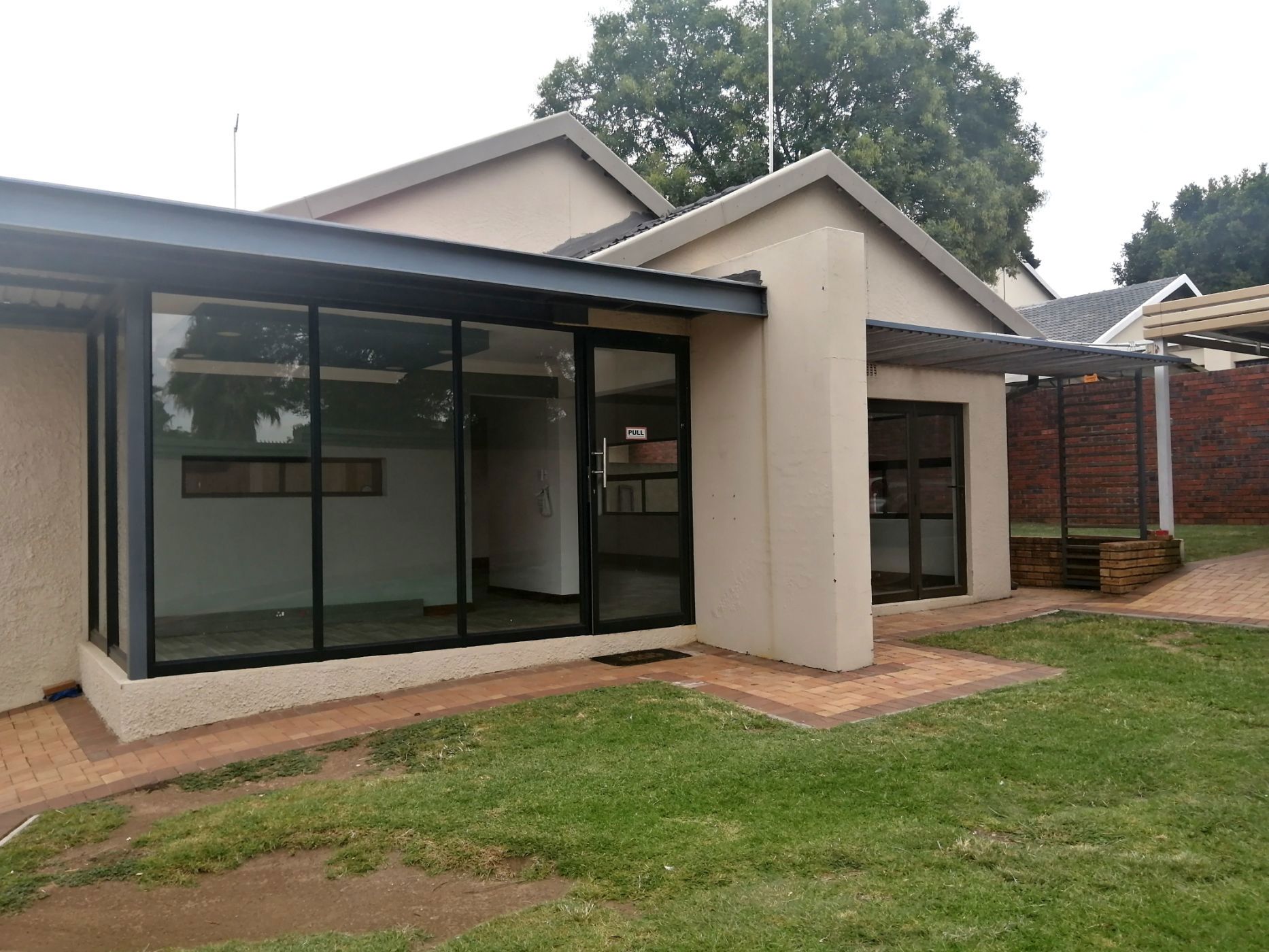 Commercial office for sale in Glenanda - 1GV1727896