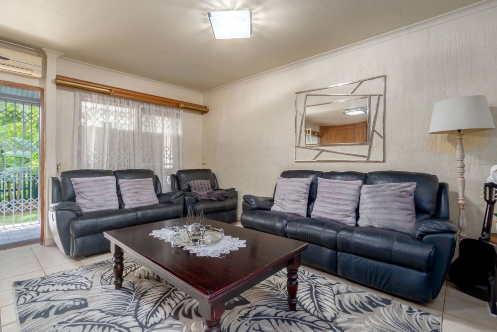 Townhouse for sale in Westridge, Durban - 1DA1646815 Townhouse for sale in Westridge, Durban - 1DA1646815