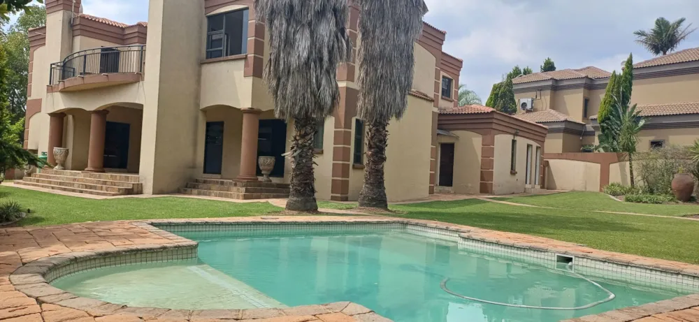 Golf estate house for sale in Blue Valley Golf Estate - CN1648881