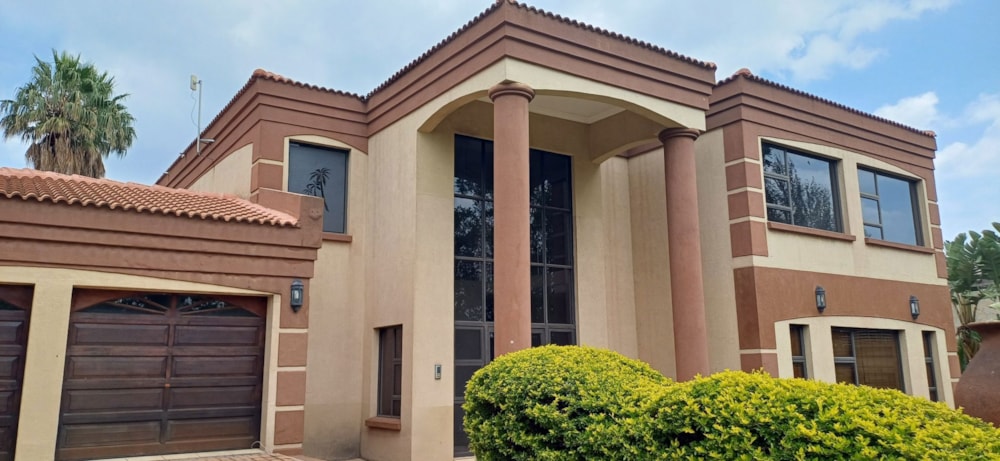 Golf estate house for sale in Blue Valley Golf Estate - CN1648881