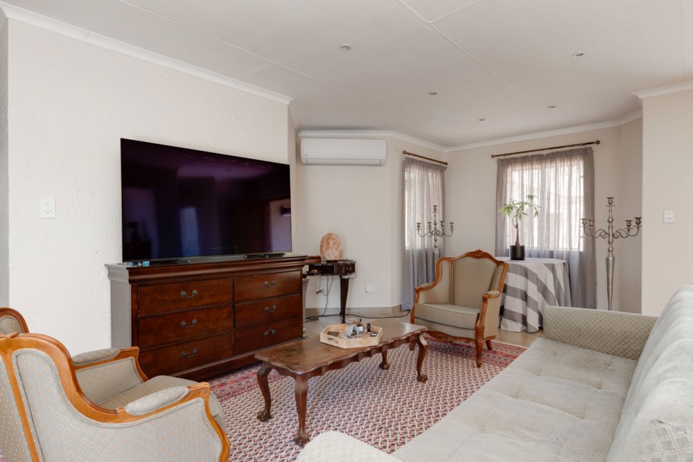 Cluster sold in Sunninghill Gardens - FW1692806 Cluster sold in Sunninghill Gardens - FW1692806