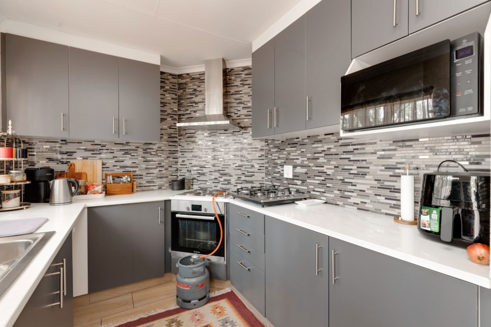 Cluster sold in Sunninghill Gardens - FW1692806 Cluster sold in Sunninghill Gardens - FW1692806