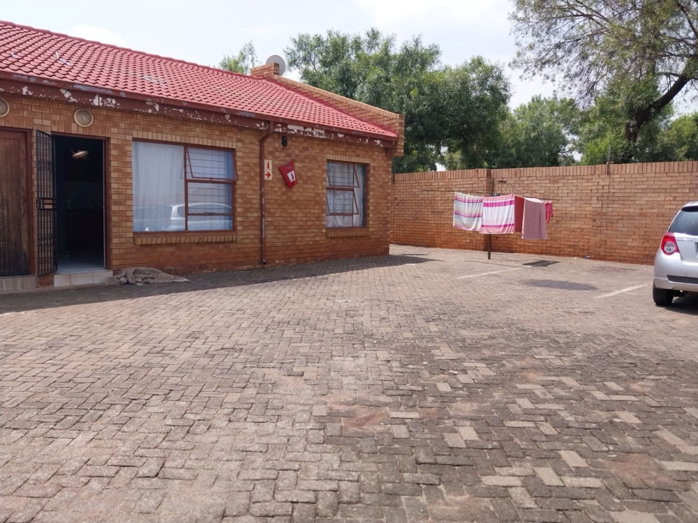 Apartment for sale in Vosloorus - BOK1606092 Apartment for sale in Vosloorus - BOK1606092