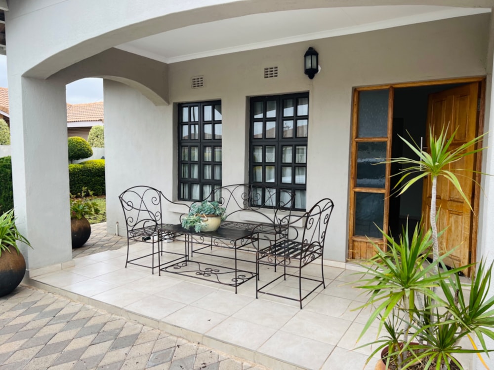 House to rent in Phakalane, Botswana - 3BO1717311